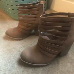 Tan boutique shoes